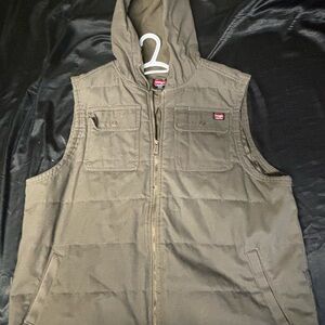 Wrangler Men's Green Hooded Vest